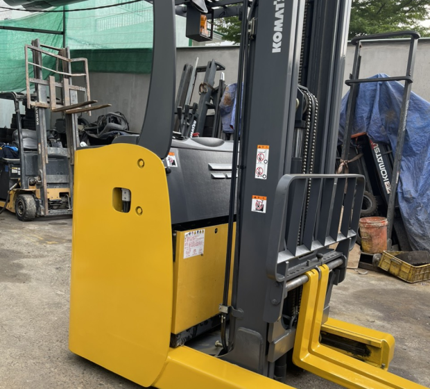 XE NÂNG ĐIỆN KOMATSU CAO 5.5 MÉT