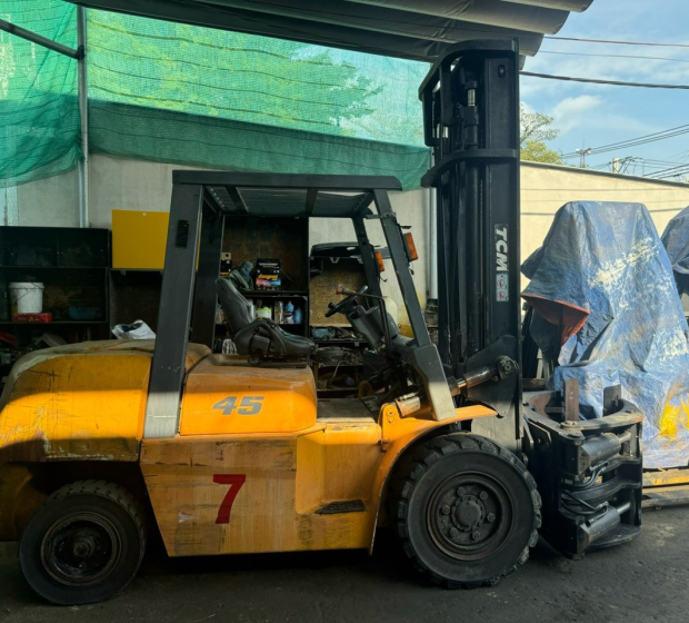 XE NÂNG DẦU KẸP TRÒN 4.5 TẤN
